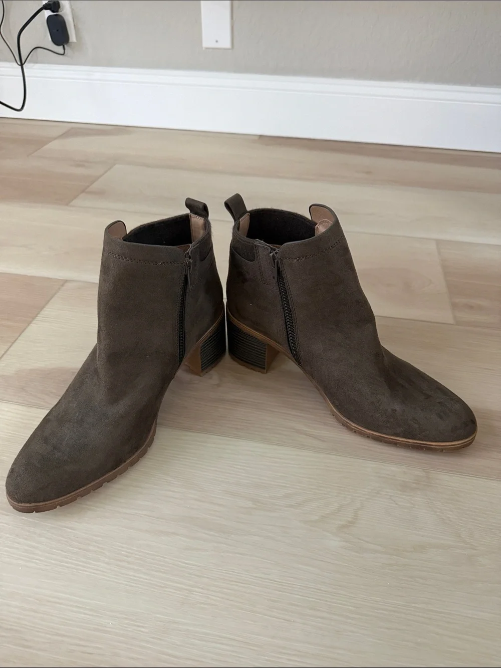NWT Women's Life Stride Maggie Brown Block Heel Ankle Boots Size 11W